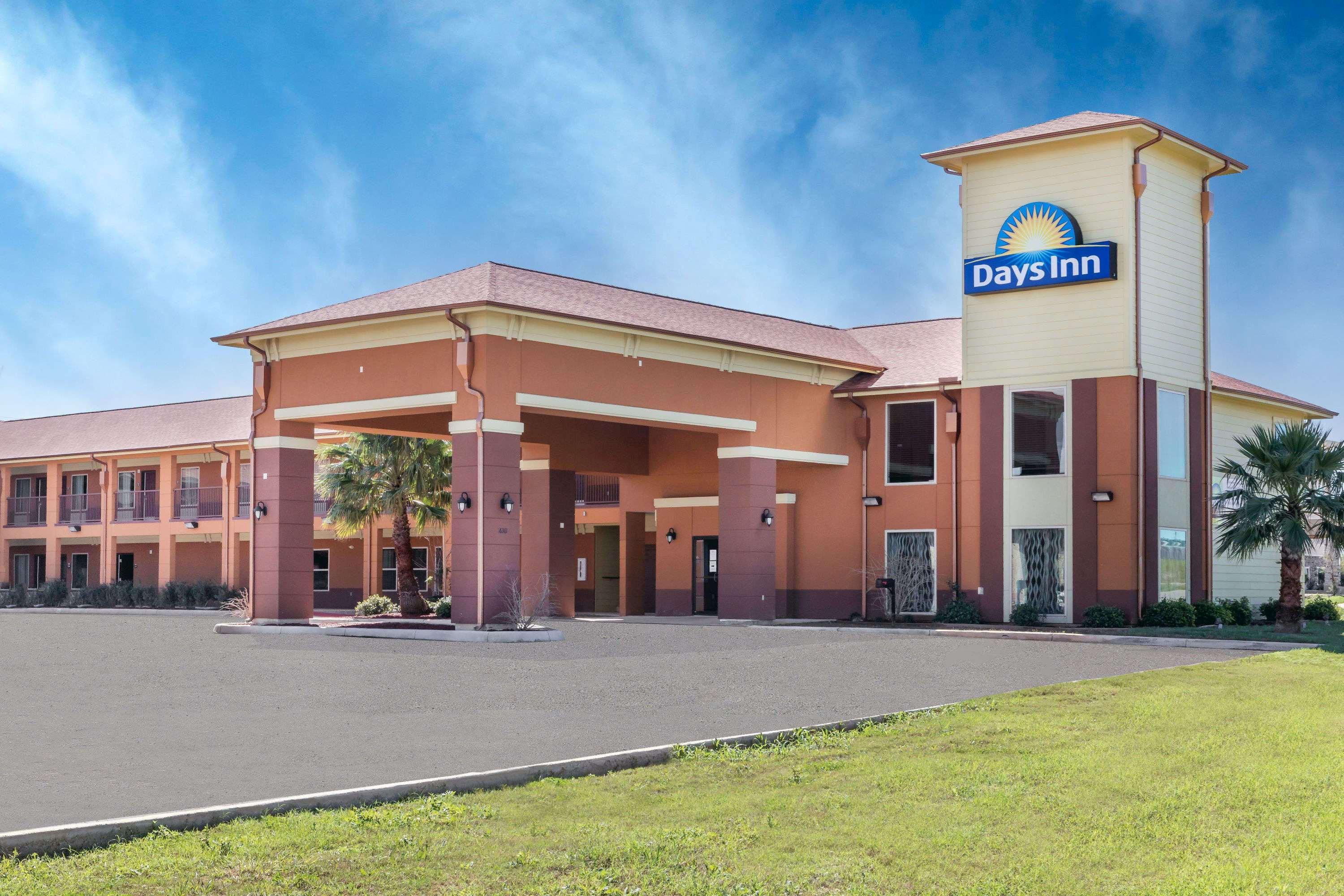 Days Inn By Wyndham Dilley Εξωτερικό φωτογραφία